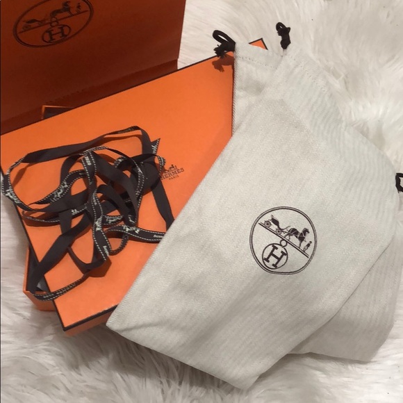 100% Auth HERMES GIFT BOX w/ 2 DUST BAG & Ribbon - Picture 4 of 16